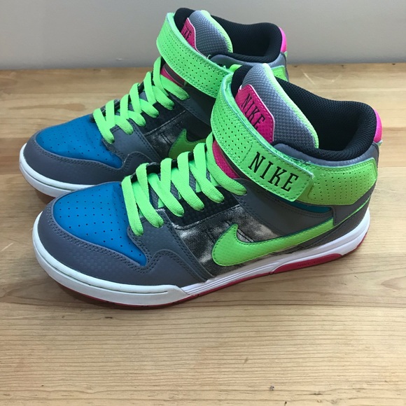 nike air mogan mid 2